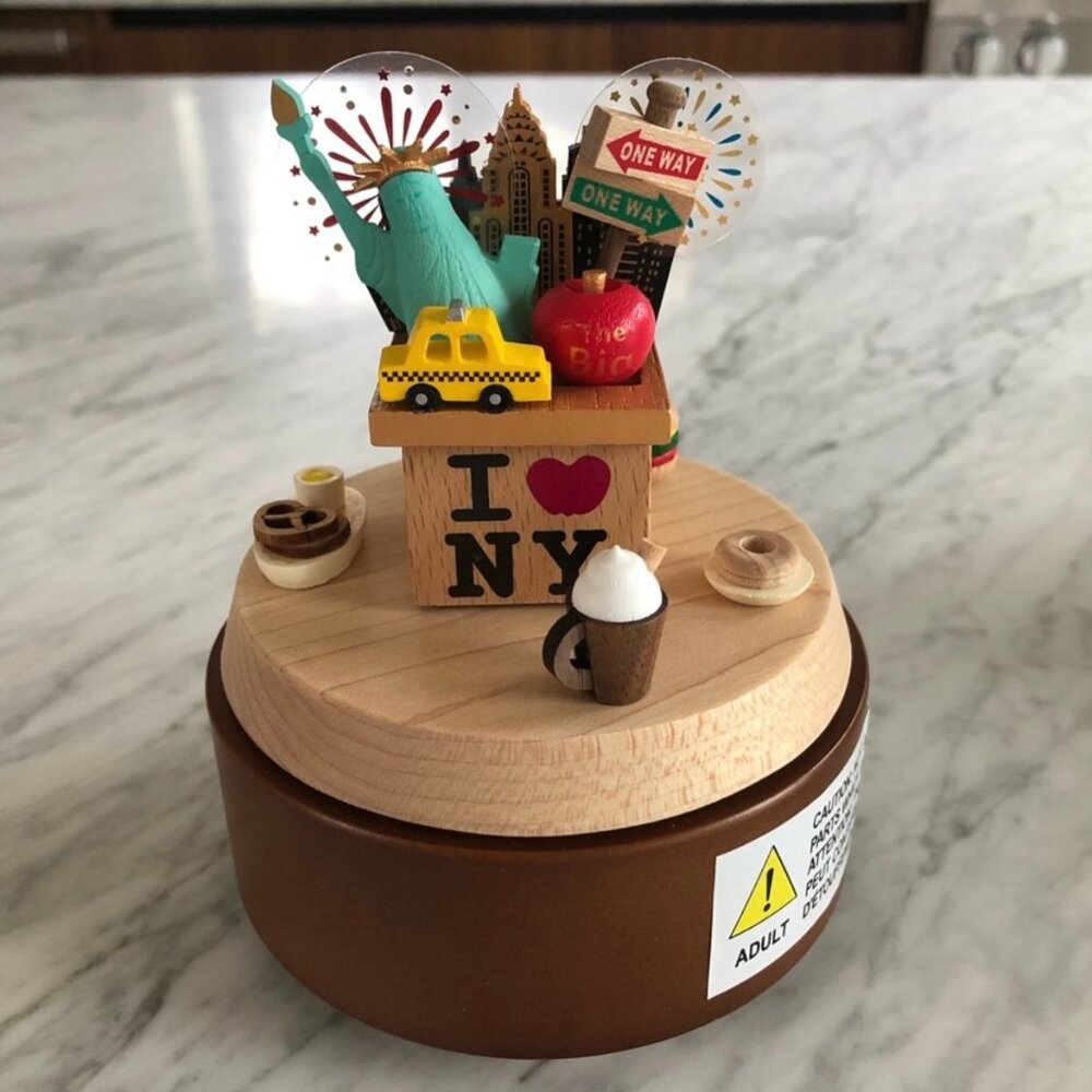 Papyrus Wooderful Life Wooden Music Box - New York City